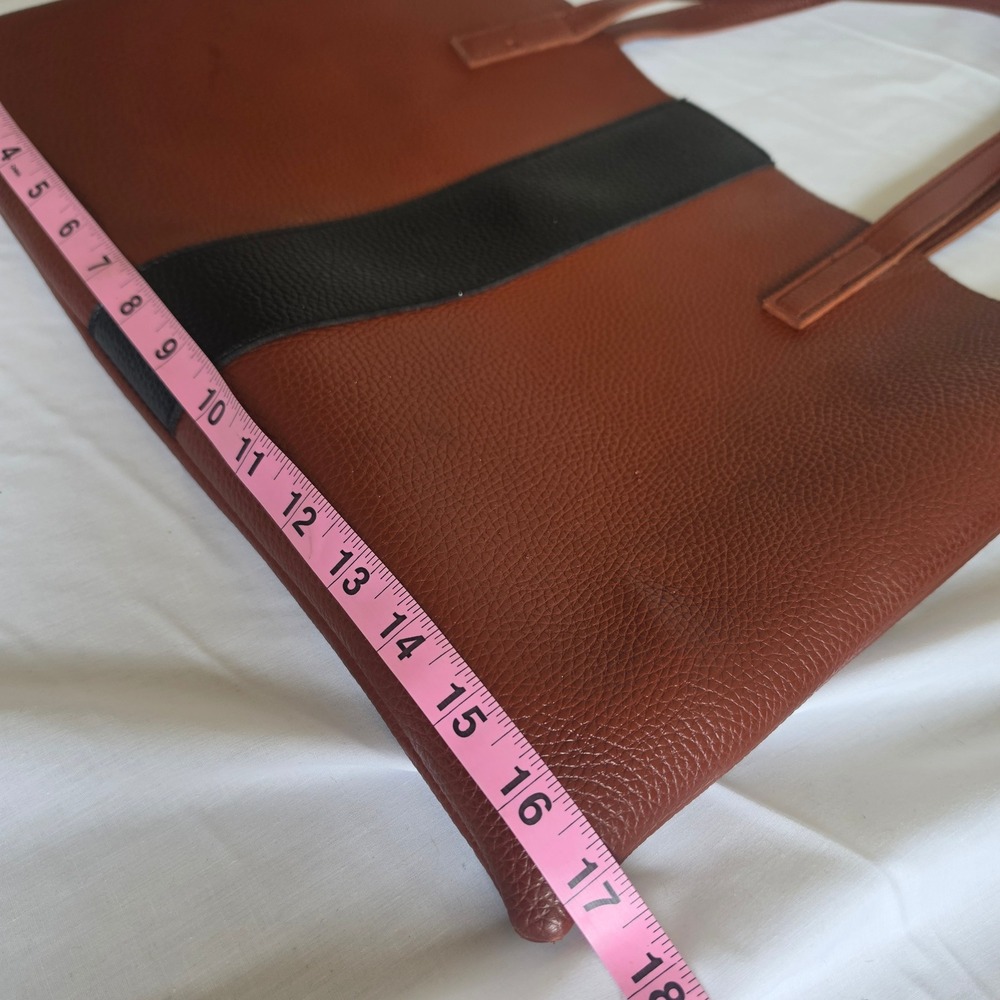 Vince Camuto Luck
Tote structured carryall pebbled vegan leather - Picture 12 of 12